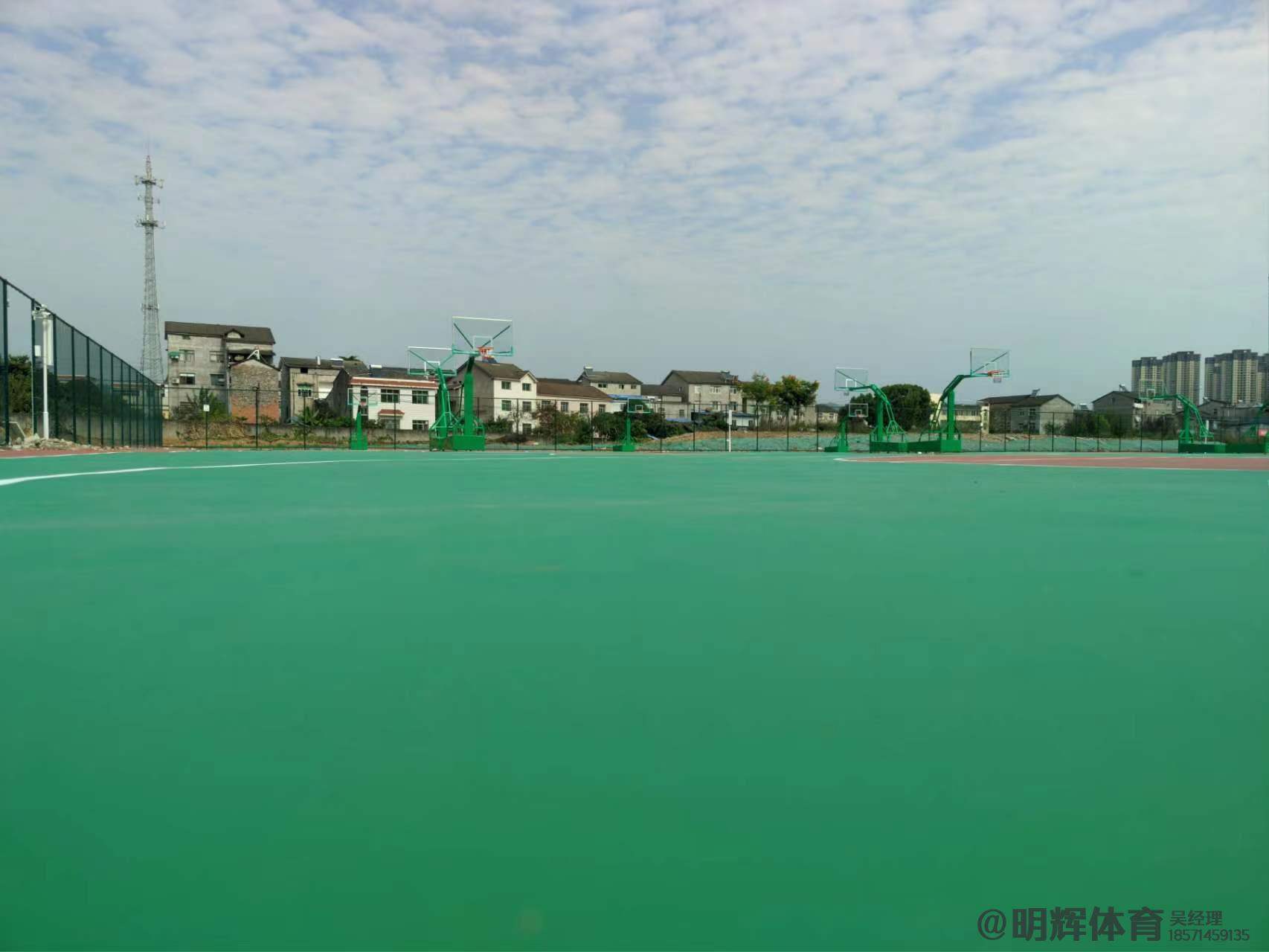 噶尔硬地丙烯酸球场的优缺点